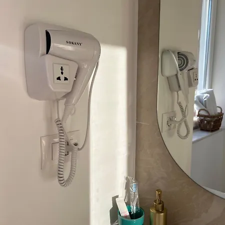 Blloku Room 1